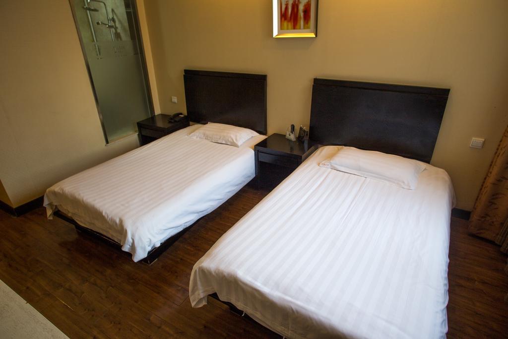 Jitai Hotel - People'S Square Branch Shanghai Esterno foto