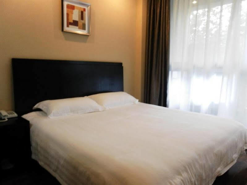 Jitai Hotel - People'S Square Branch Shanghai Esterno foto